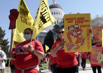 California Senatosu, Fast Food Endüstrisini Düzenlemek İçin Yasa Tasarısını Geçirdi