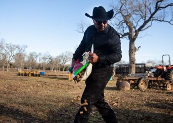 İklim ve Vergi Tasarısı Zor Durumdaki Siyah Çiftçilere Yardım Programını Yeniden Yazacak