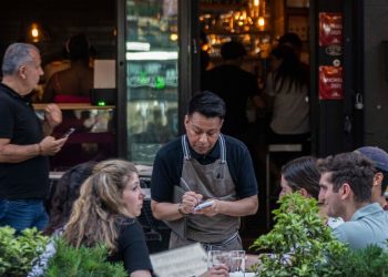 Bahşişli İşçiler İçin Ücret Üzerindeki Savaş Kuralları Isınıyor
