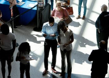 İş Açıkları Ağustos’ta Düştü, Ama Ciro Çok Az Değişti