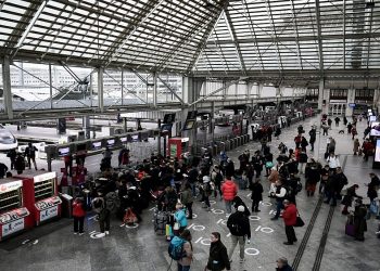 Aralık ayında Avrupa’nın ortasında seyahat aksamasına neden olacak grevlerin tam listesi