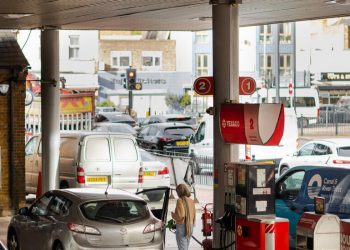 İngiltere’nin Enflasyon Oranı Yüzde 10,7’ye Düşüyor