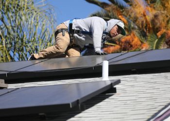 Biden’ın İklim yasası ABD’deki Özel Yatırımı Yeniden Şekillendiriyor