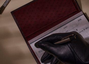 Kağıt Çek Yazmayı Durduramıyoruz.  Hırsızlar Buna Bayılır.