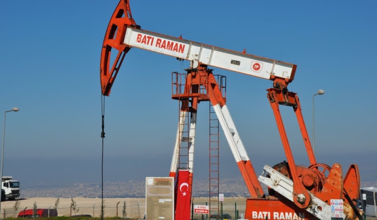 Stratejik-Petrol-Rezervleri-Eriyor-Kuresel-Enerji-Guvenligi-Alarmi-featured